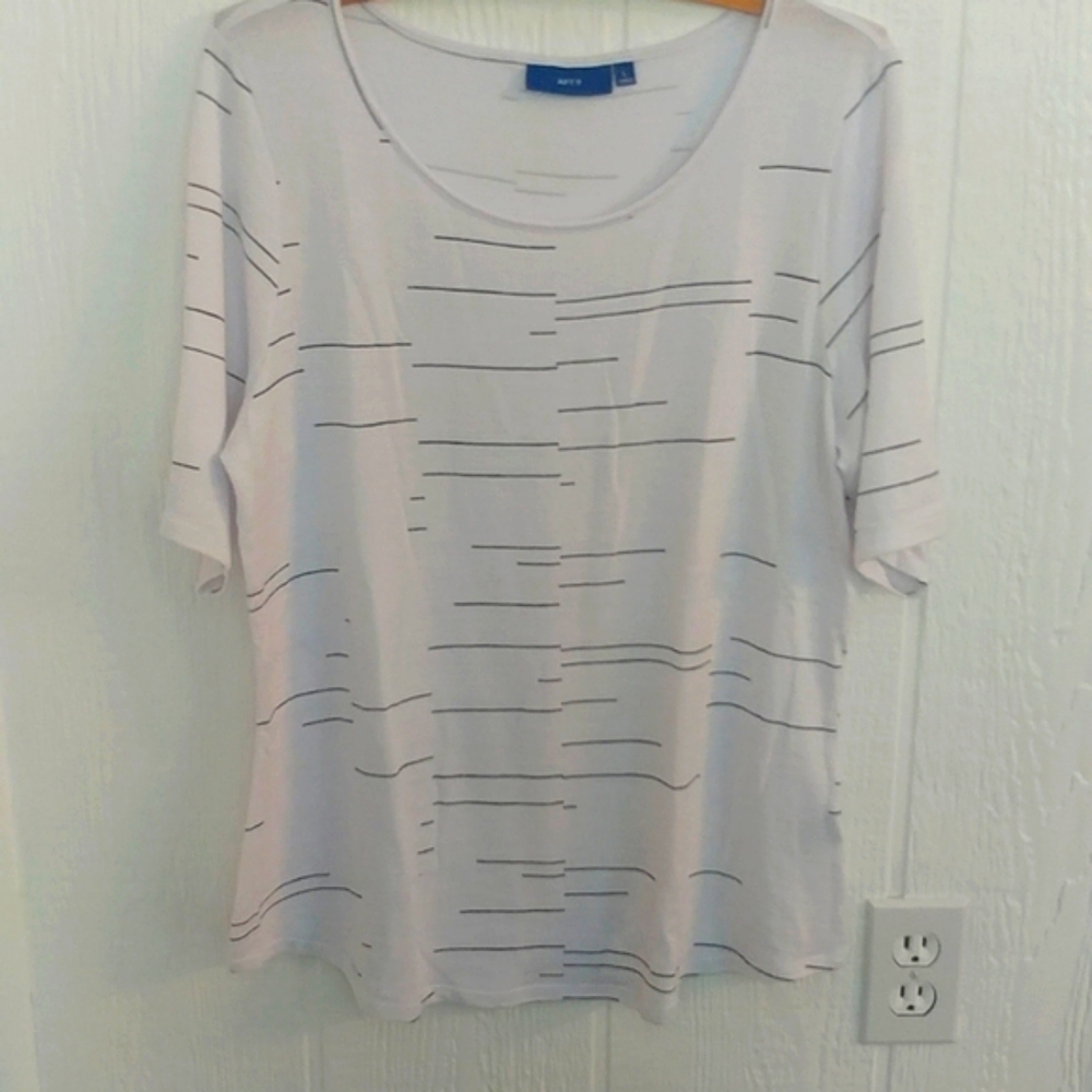 WOMANS APT 9 KNIT TOP